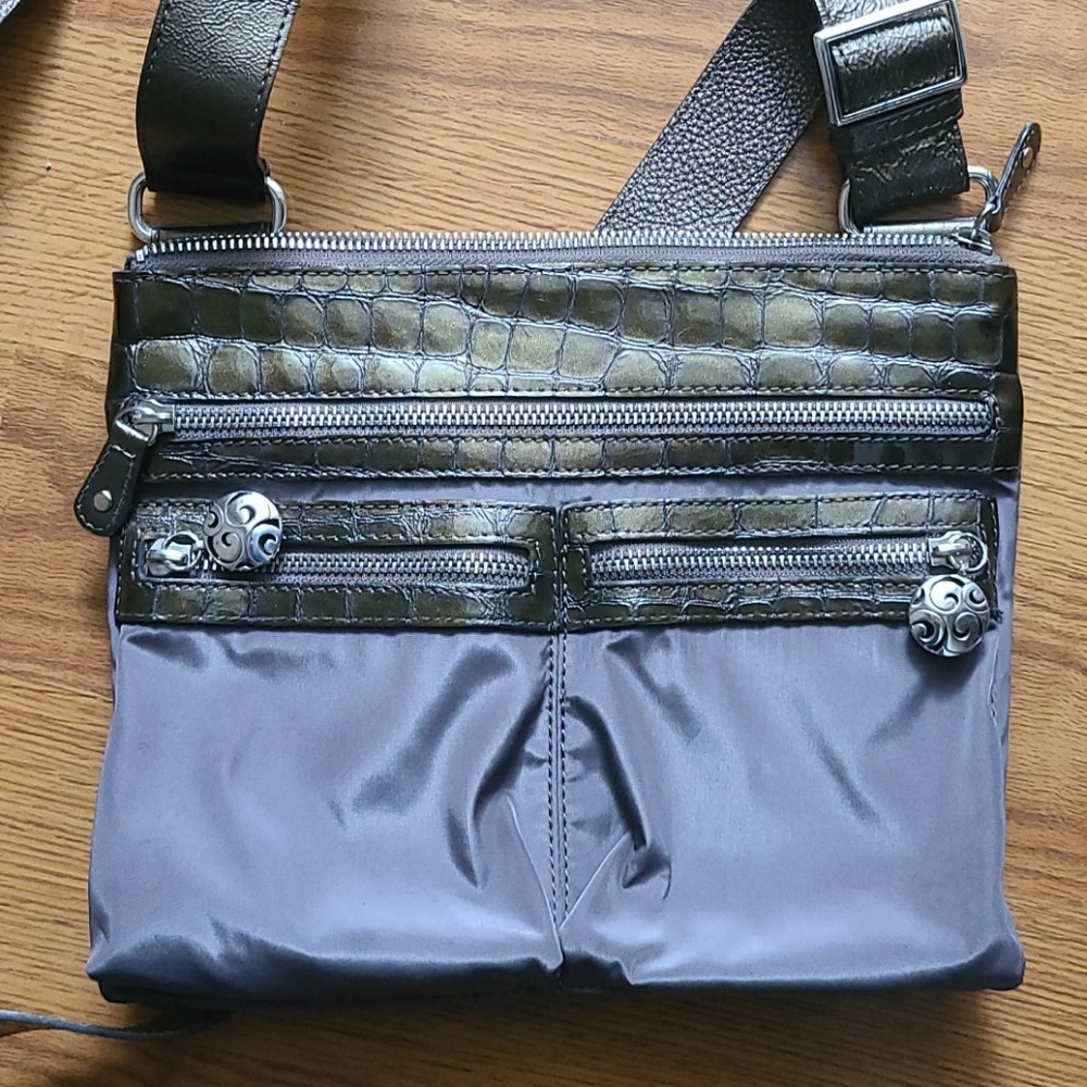 NEW Brighton Go Go Messenger Bag - Picture 3 of 10